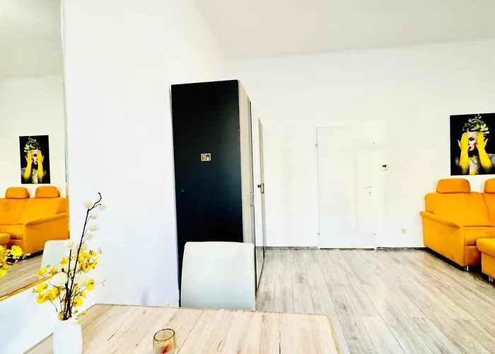 Cozy 3br For Up To 9p, 10 Min To Fac Platz Apartment *