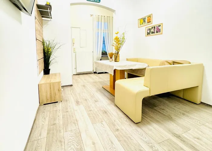 Apartment Cozy 3br For Up To 9p, 10 Min To Fac Platz