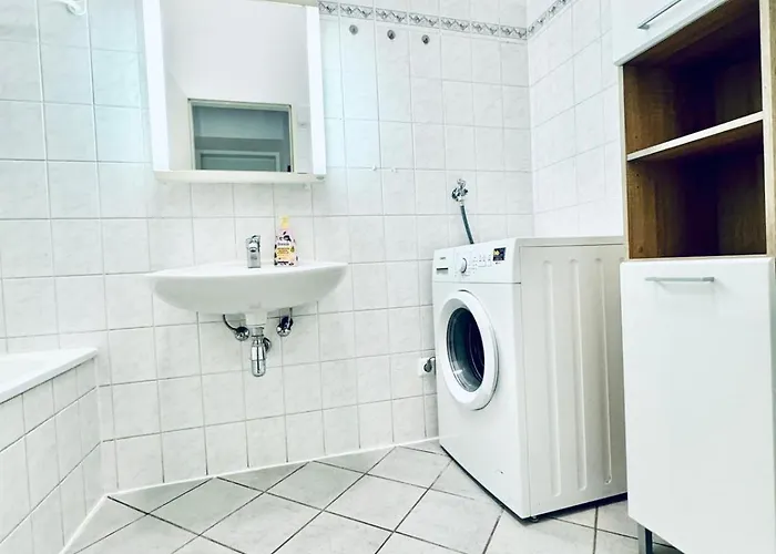 Apartment Cozy 3br For Up To 9p, 10 Min To Fac Platz
