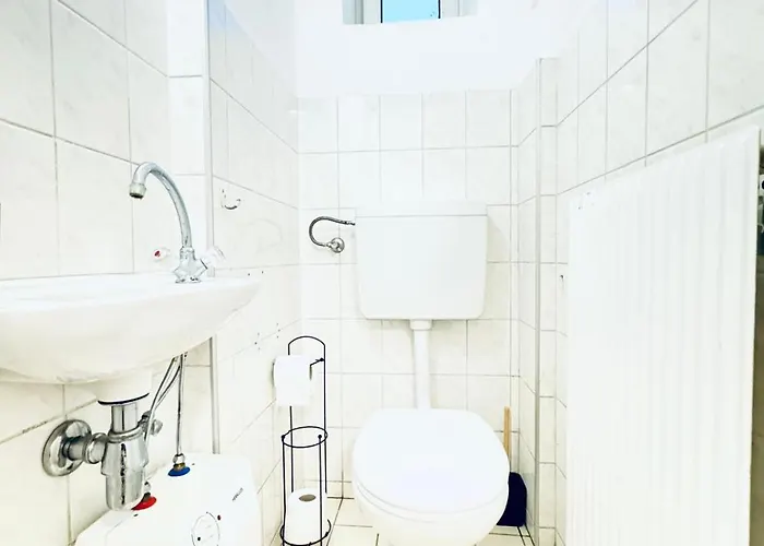 Cozy 3br For Up To 9p, 10 Min To Fac Platz Apartment *